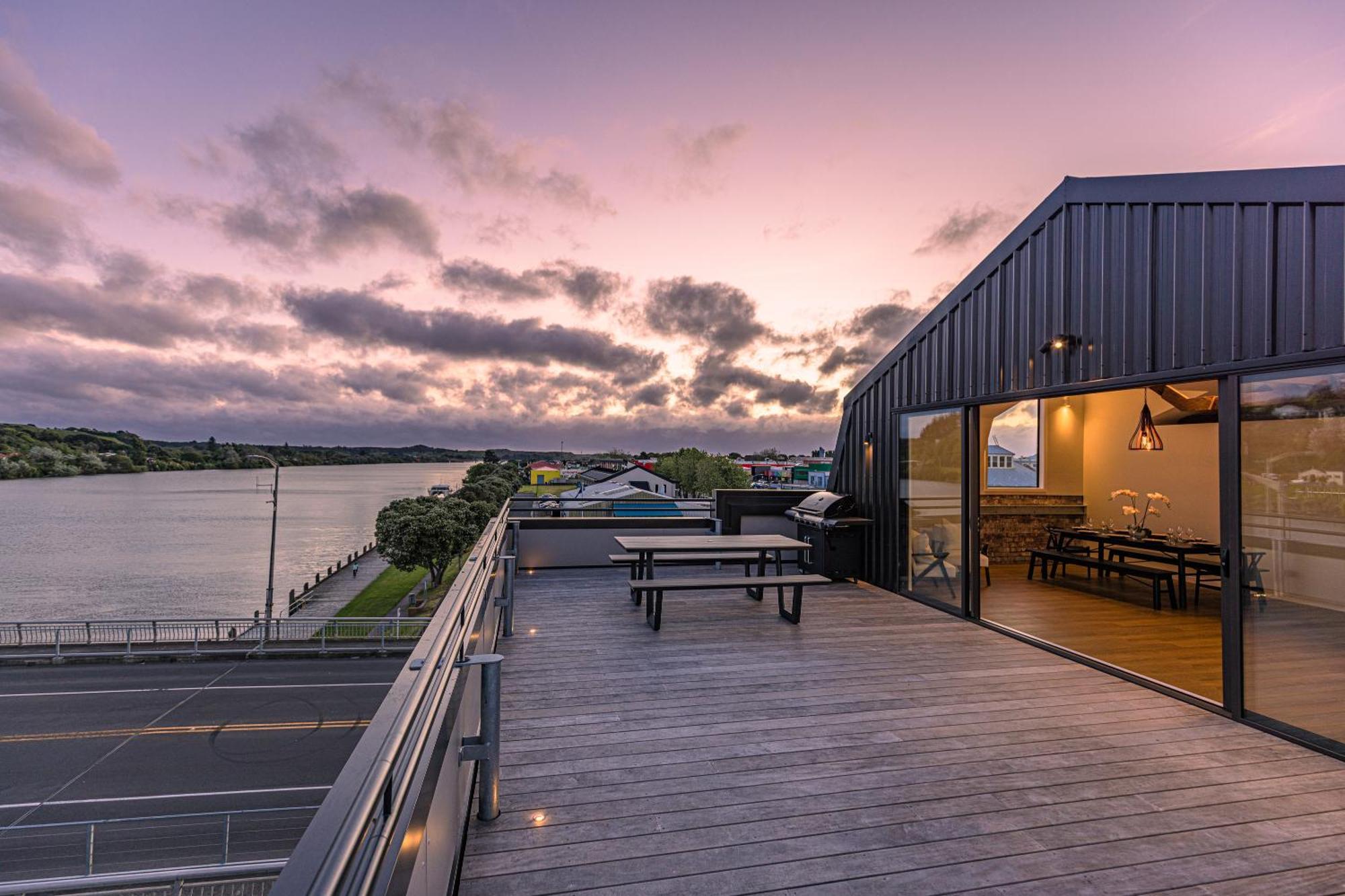 Johnston Apartments - Award-Winning Building, Your Unforgettable Stay Whanganui Luaran gambar